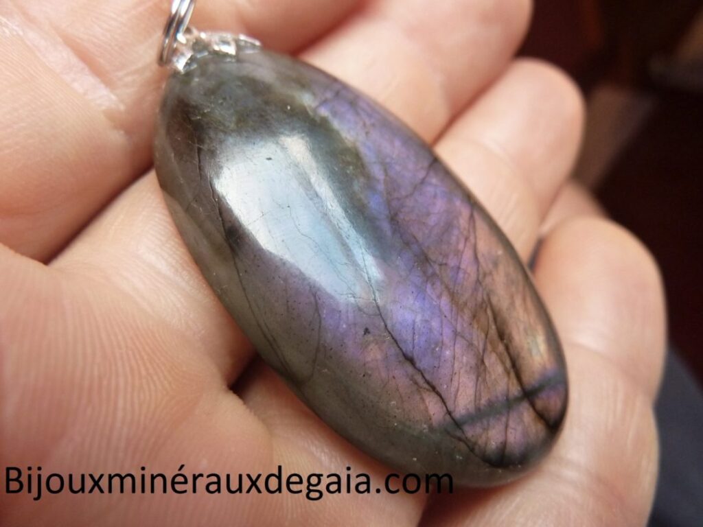 Pendentif Labradorite violet très rare! ref 5404