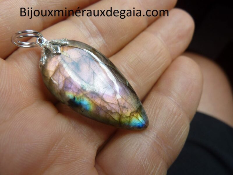 Pendentif Labradorite violet 6,5 gr très rare! ref 4920