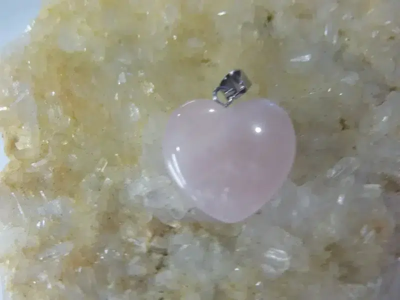 Pendentif quartz rose coeur