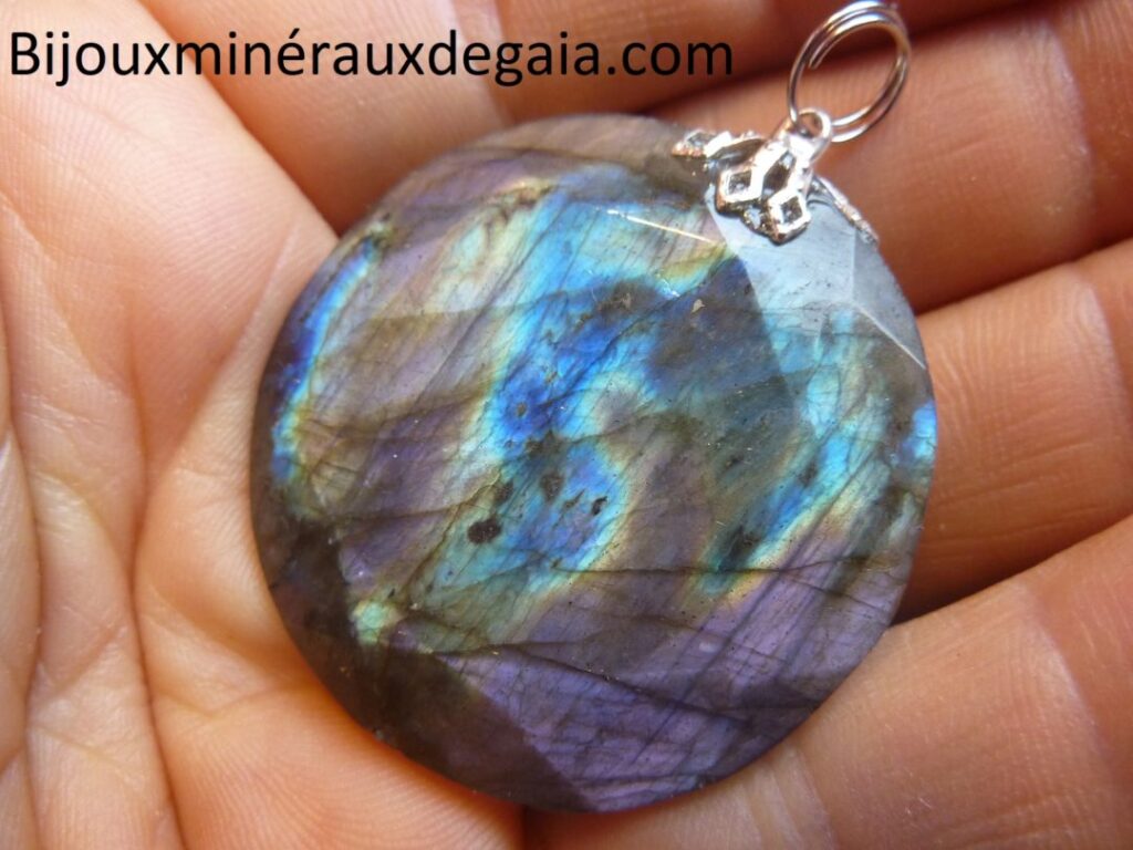 Pendentif Labradorite violet à facettes rare ! ref 6219
