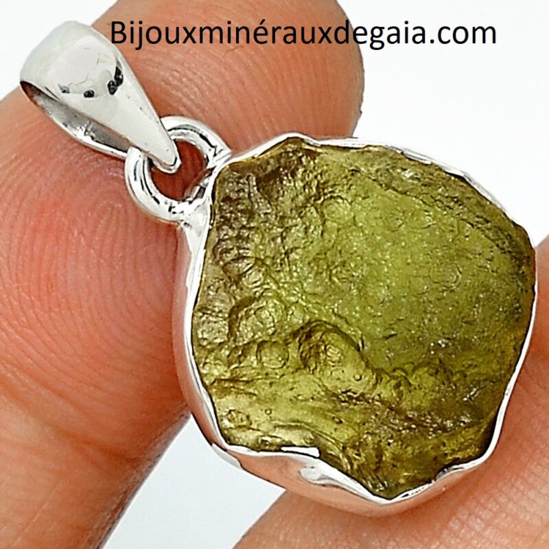 PENDENTIF MOLDAVITE MONTURE EN ARGENT 925. TRES RARE ! REF 0562