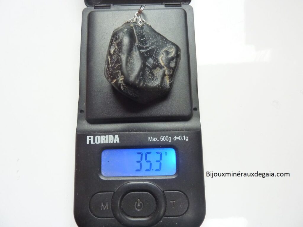 PENDENTIF PROTECTION SPINELLE NOIRE 35,3 gr rare! ref 5223