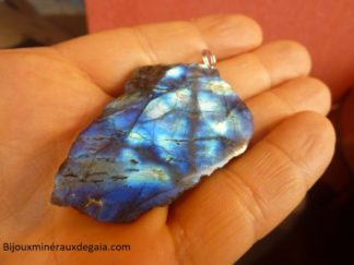 PENDENTIF LABRADORITE Poids 29 gr REF 0032