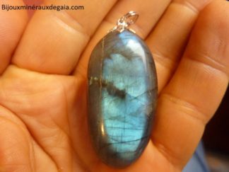 PENDENTIF LABRADORITE Poids 28,1 gr REF 7151