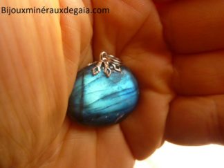 PENDENTIF LABRADORITE Poids 10,2 gr REF 3722