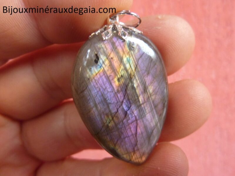 Pendentif Labradorite violette Rare ! Poids 12,3 gr ref 2620