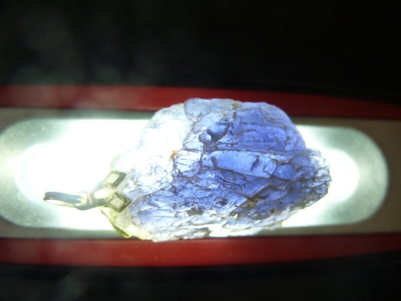 Pendentif Cordiérite iolite brut gemme 7,5 gr ref 5742