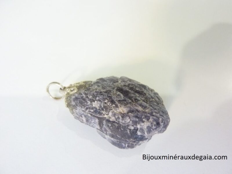 Pendentif Cordiérite iolite brut gemme 7,5 gr ref 5742