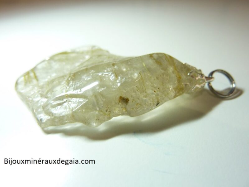 PENDENTIF QUARTZ RUTILE JOIE ET PROTECTION RARE ref 8661