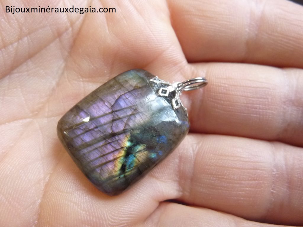 Pendentif Labradorite violet Rare ! Poids gr ref 4054