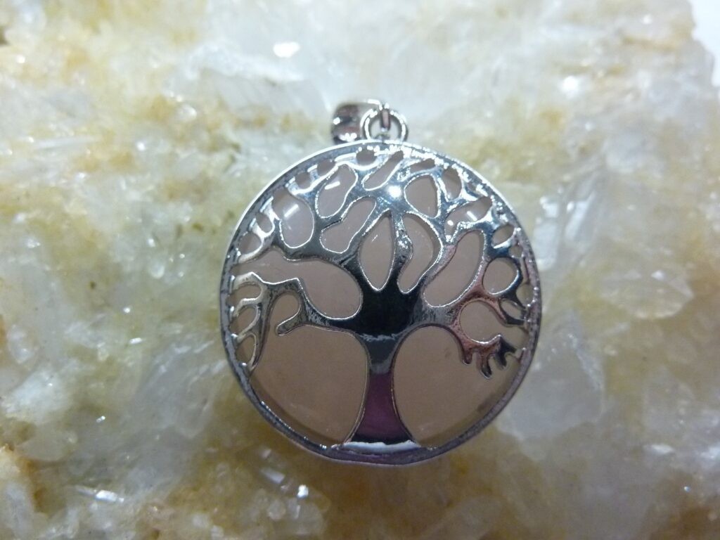 Pendentif quartz rose – arbre de vie