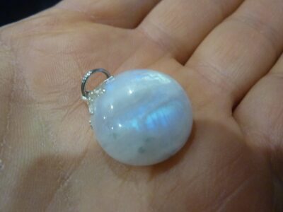 Pendentif pierre de lune gemme ref 4215