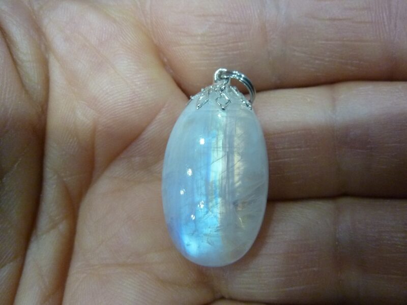 Pendentif pierre de lune gemme ref 6090
