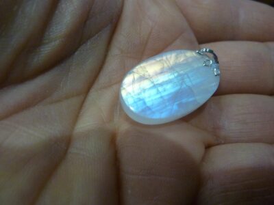 Pendentif pierre de lune gemme ref 6090