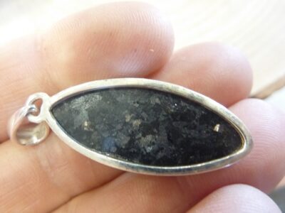 Pendentif Nuummite Véritable monture argent 925 Rare ref 5151