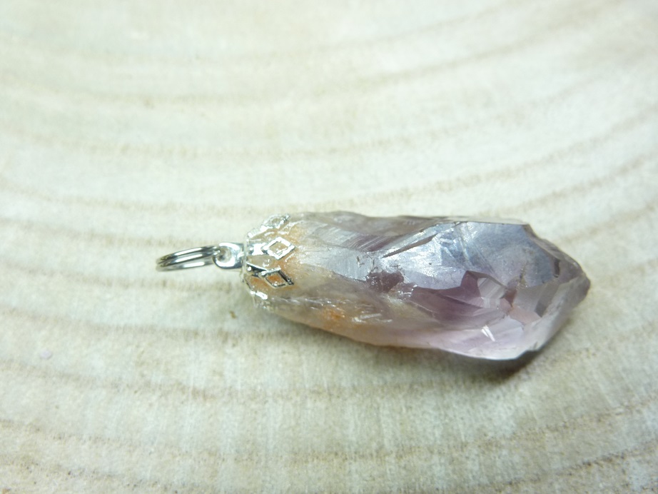 Pendentif Cacoxénite super seven très rare Ref 3536