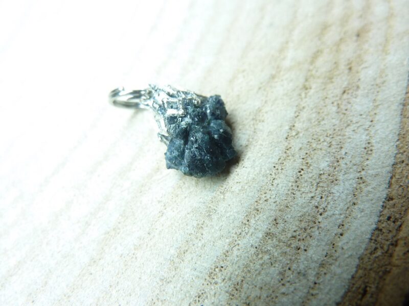 Pendentif Alexandrite Chrysobéryl brut 1 GR Ultra Rare ref 2836
