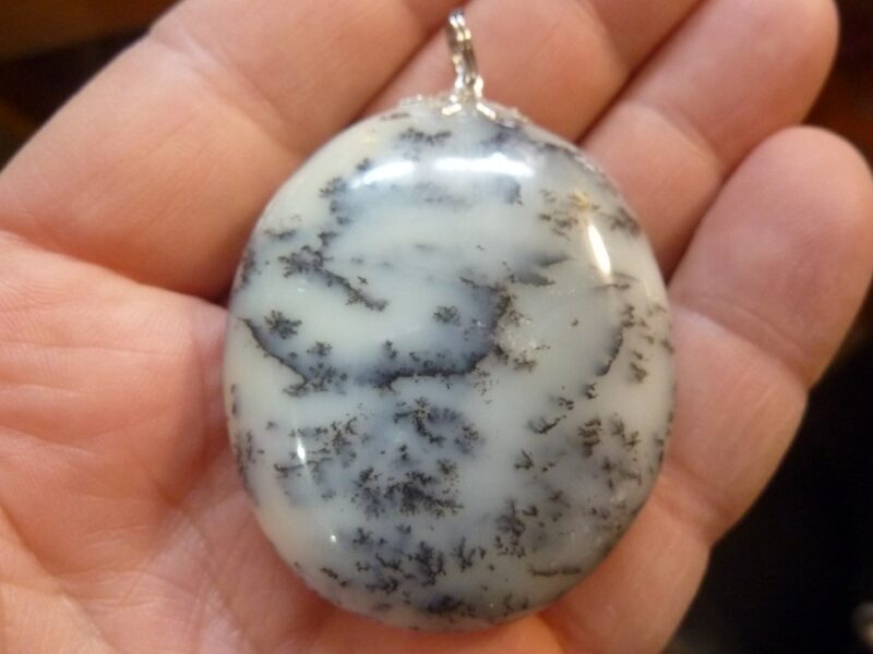 Pendentif Merlinite opale dentritique REF 6901