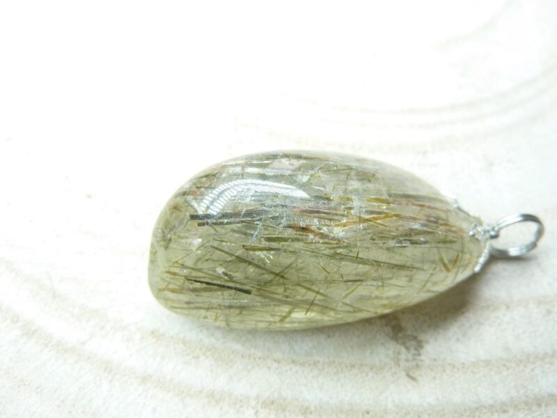 Pendentif quartz tourmaliné verte ref 1607