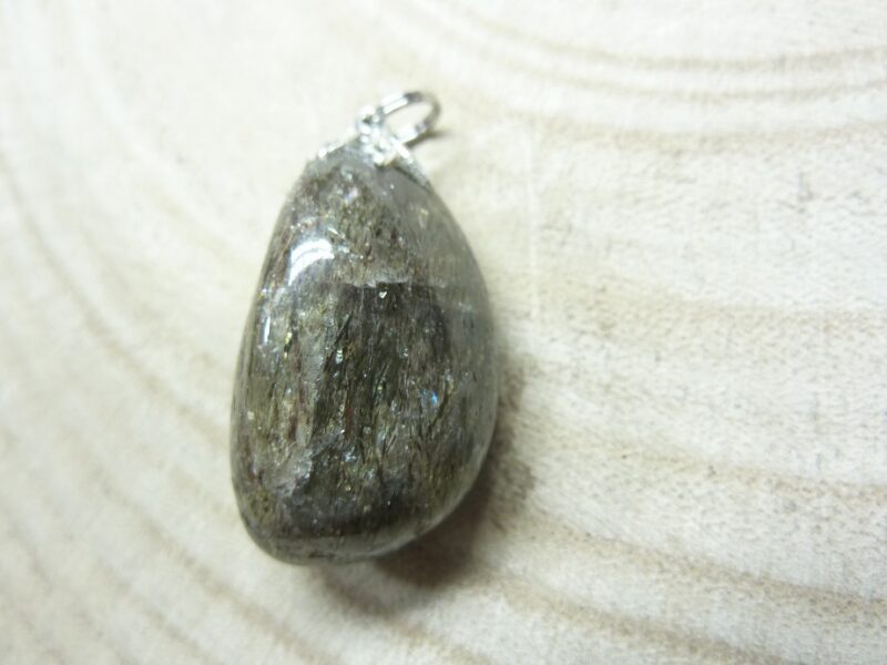 Pendentif quartz tourmaliné verte ref 0716