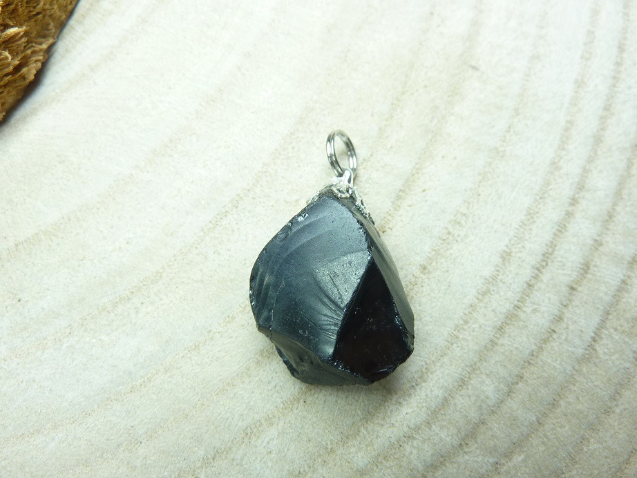 Pendentif Spinelle noir 10,8 gr ultra rare ref 3927
