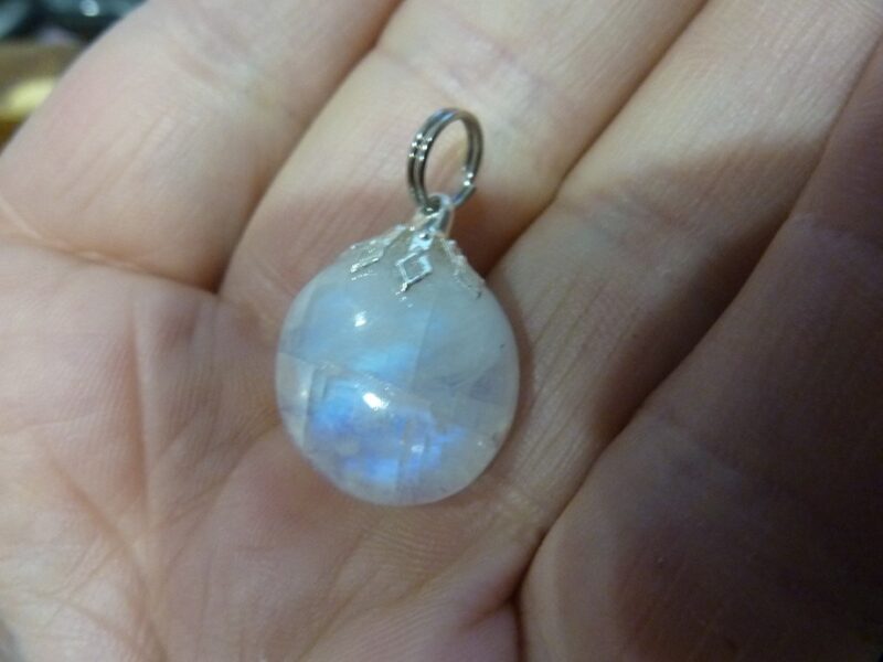 Pendentif Pierre de lune ref 7933