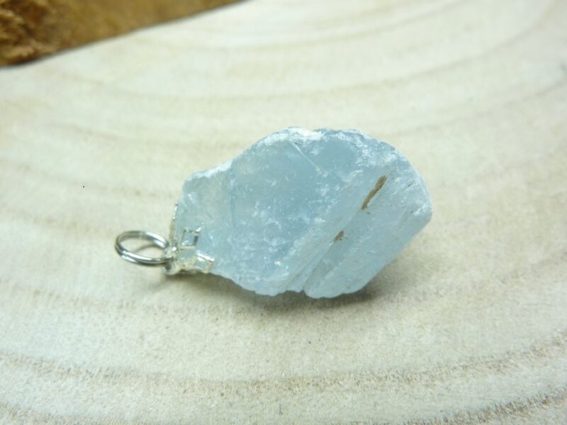 Pendentif célestine brut ref 2302