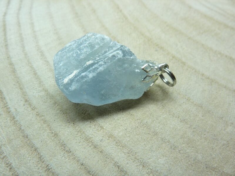 Pendentif célestine brut ref 2302