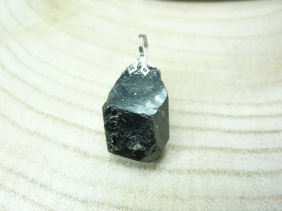 Pendentif tourmaline noire ref 1303