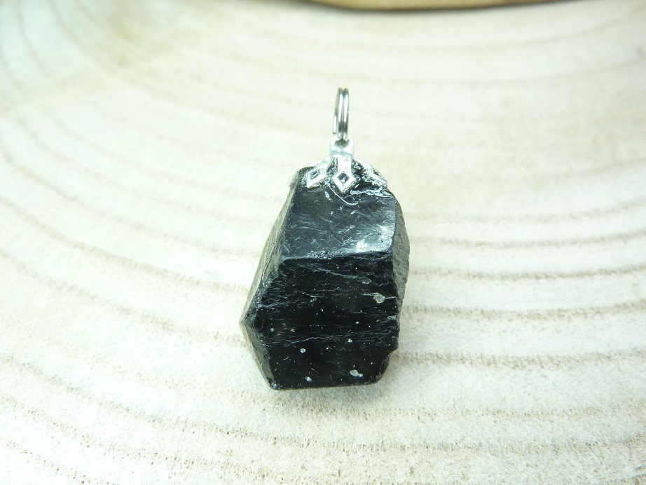 Pendentif tourmaline noire ref 1303