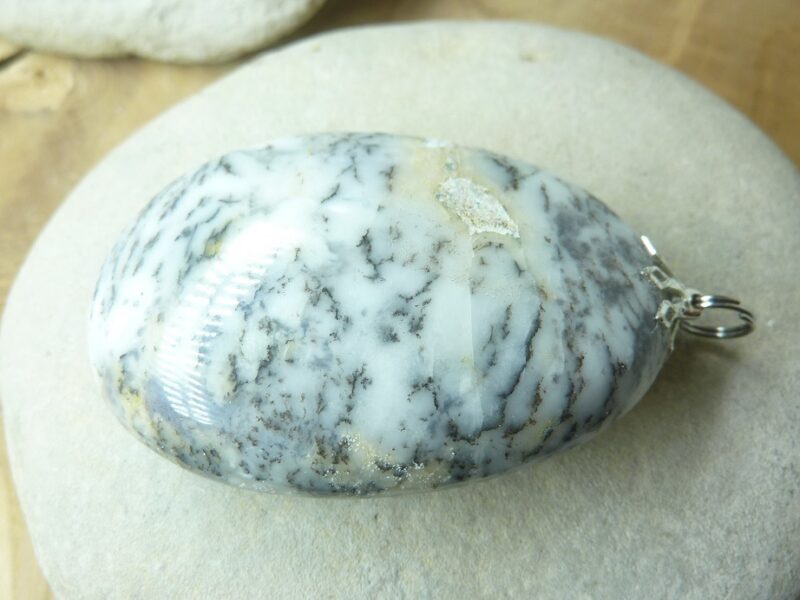 Pendentif Merlinite opale dentritique ref 2817