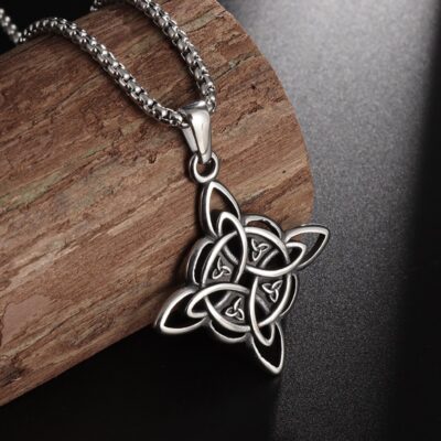 La signification du pendentif nœud de sorcière (Wiccan)