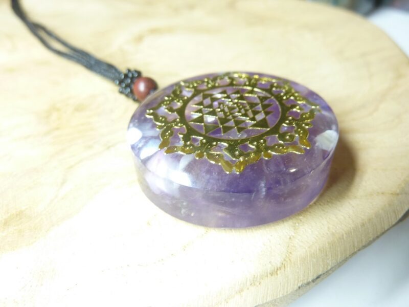 Collier pendentif Sri Yantra- Améthyste orgonite