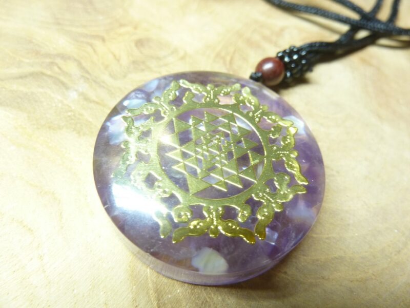 Collier pendentif Sri Yantra- Améthyste orgonite