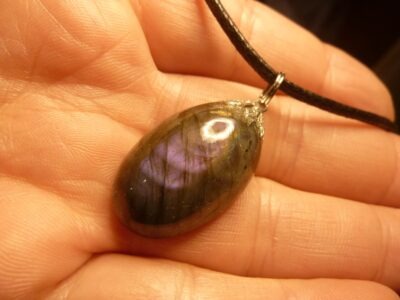 Collier pendentif Labradorite violet rare ref 9674