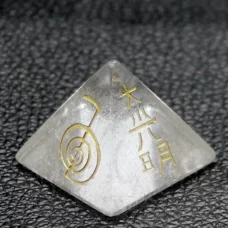 Pyramide Quartz cristal de roche symboles Reiki
