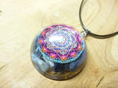 Collier pendentif orgonite cube Métatron - Lapis lazuli