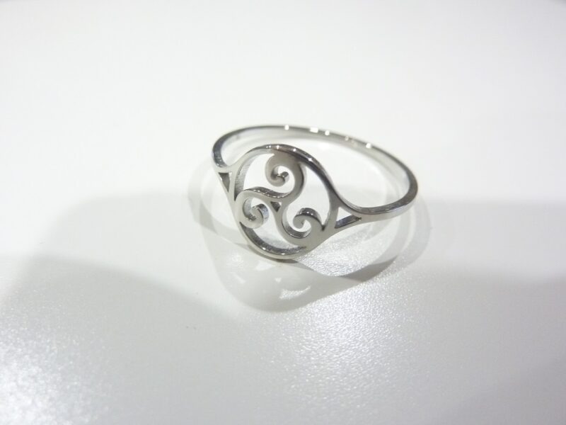 Bague Triskel acier inoxydable T 56 ref Argent