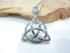 Collier pendentif Triquetra acier inoxydable ref argent