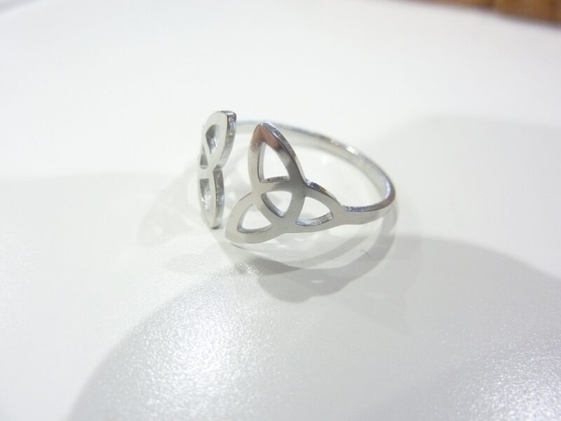 Bague réglable Triquetra acier inoxydable ref Argent