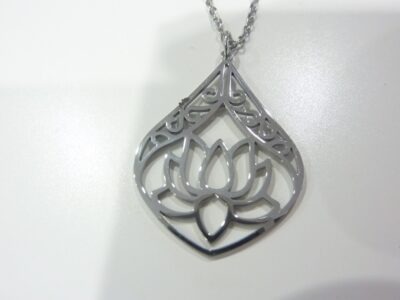 Collier pendentif fleur de Lotus ref argent