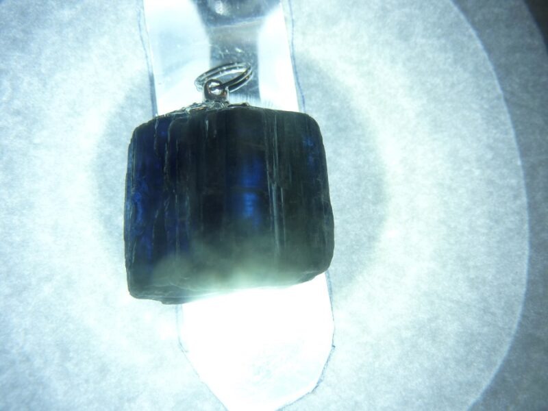 Pendentif Cyanite Disthène avec chaine acier inoxydable 45 cm GG 74