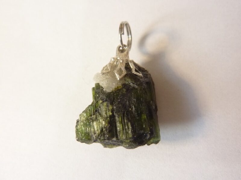 Pendentif tourmaline verte-noire Ultra Rare GG 31