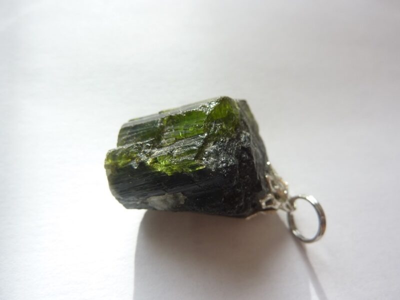 Pendentif tourmaline verte-noire Ultra Rare GG 0403