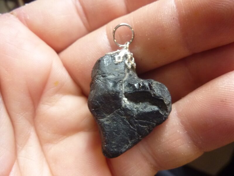 Pendentif Spinelle noir 27,8 gr ultra rare gg 039