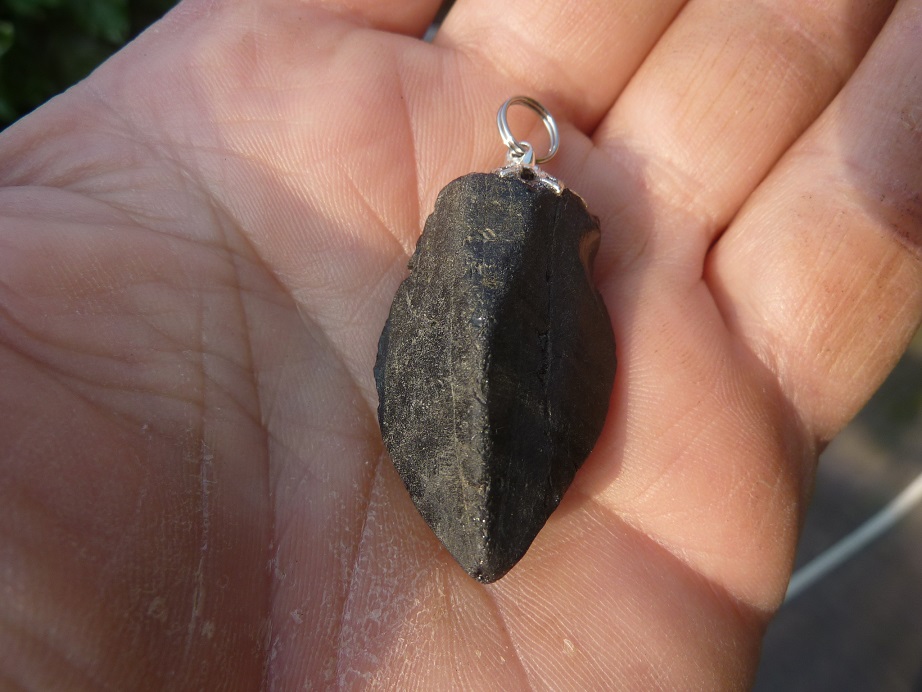 Pendentif Spinelle noir 20,5 gr ultra rare gg F54
