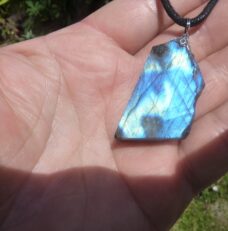 Pendentif Labradorite brut spécial pour thérapeute GG 247
