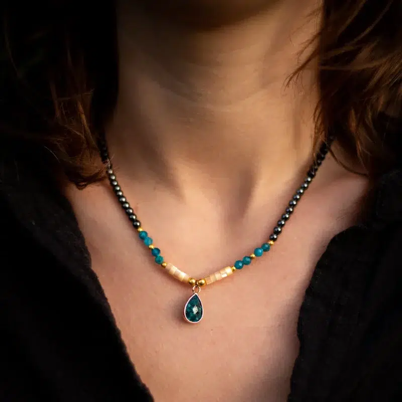 Collier pendentif Apatite bleue-Onyx noir-Hématite 