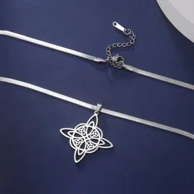 Collier Pendentif noeud de sorcière-Triquetra (Wiccan) ref 02 argent
