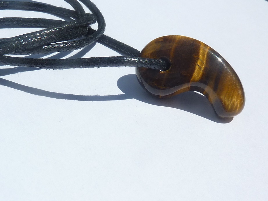 Collier pendentif Oeil de tigre 